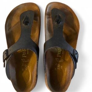 Birkenstock Gizeh 
Black and Brown Sandals